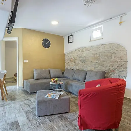 In Arena Mit Privatem Parkplatz Apartment Pula